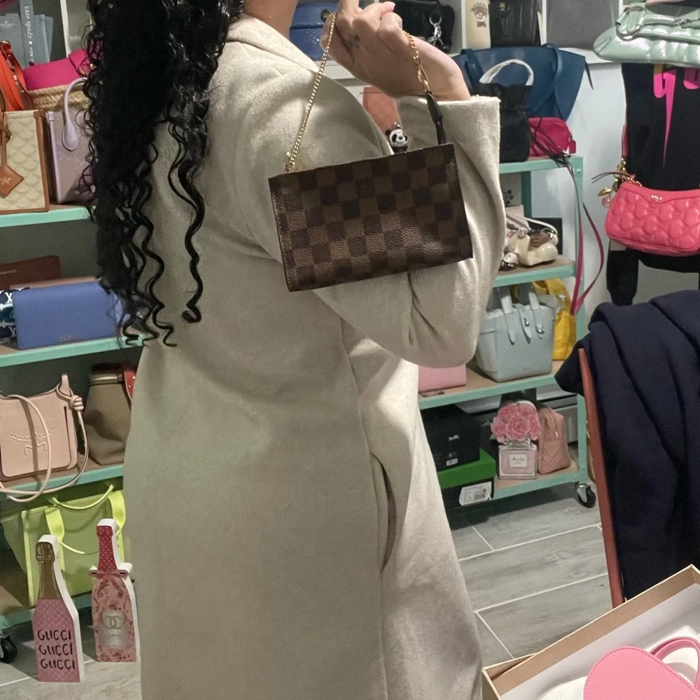 Louis Vuitton Pouchette - Picture 10 of 10